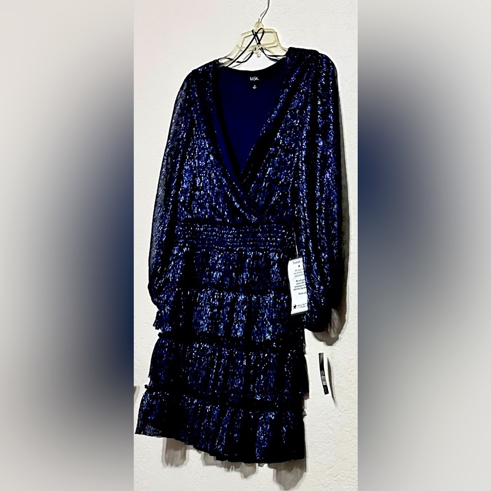 “MSK”V-Neck Sparkle Chiffon lantern long sleeve smocked ruffleNavyCocktail Dress